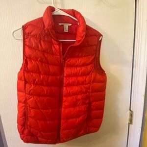 💜forever 21 red puffer vest💜